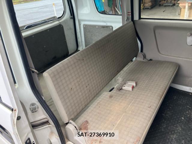 Suzuki EVERY 2006-03 8219826-9
