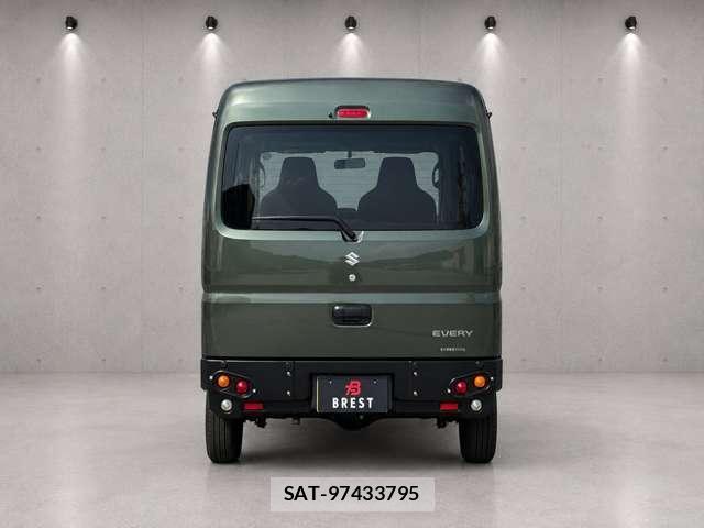 Suzuki EVERY 2023-02 8222766-4