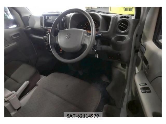 Suzuki EVERY 2019-03 8223038-2