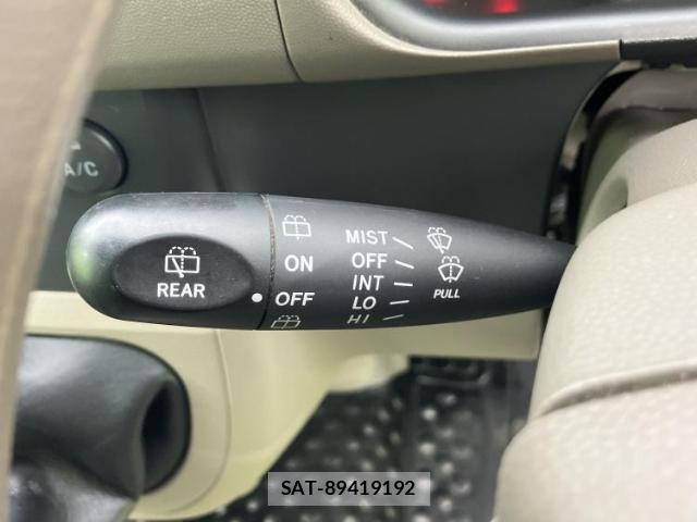 Suzuki EVERY 2012-05 8225297-12