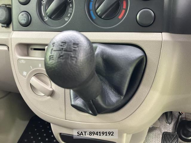 Suzuki EVERY 2012-05 8225297-13