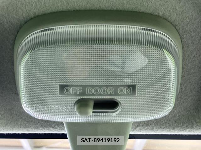 Suzuki EVERY 2012-05 8225297-16