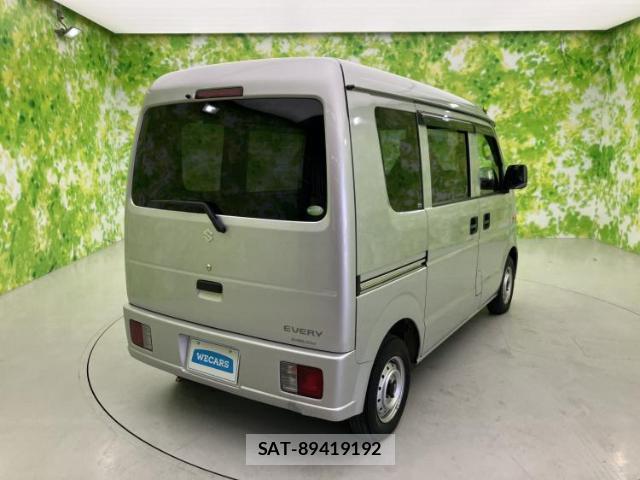 Suzuki EVERY 2012-05 8225297-2
