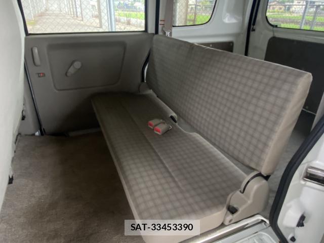 Suzuki EVERY 2010-07 8225609-10