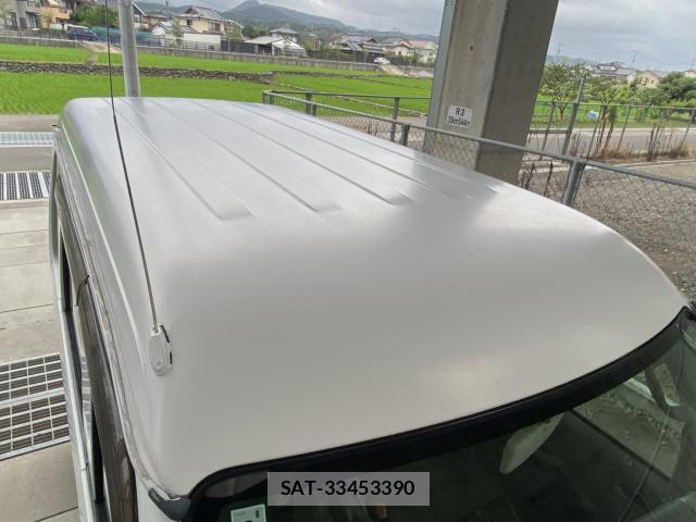 Suzuki EVERY 2010-07 8225609-8