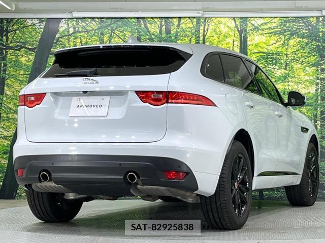 Jaguar F-PACE 2019-02 8219464-18