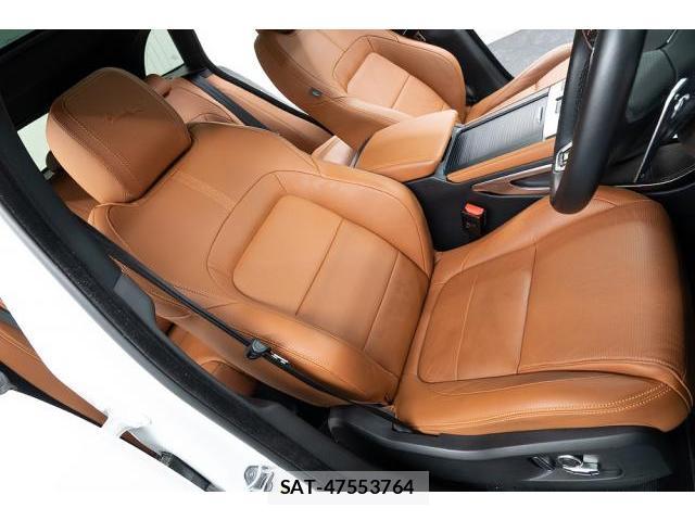 Jaguar F-PACE 2022-06 8221749-11