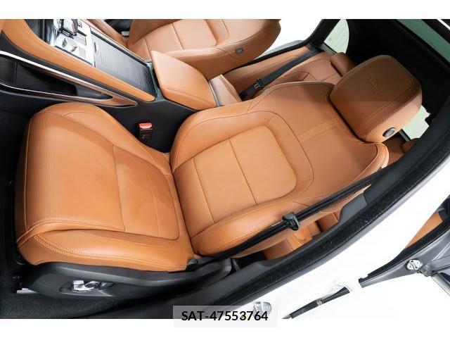 Jaguar F-PACE 2022-06 8221749-12