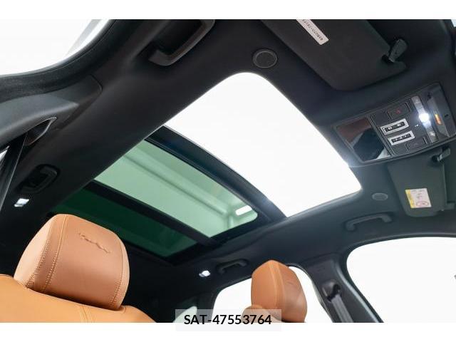Jaguar F-PACE 2022-06 8221749-16