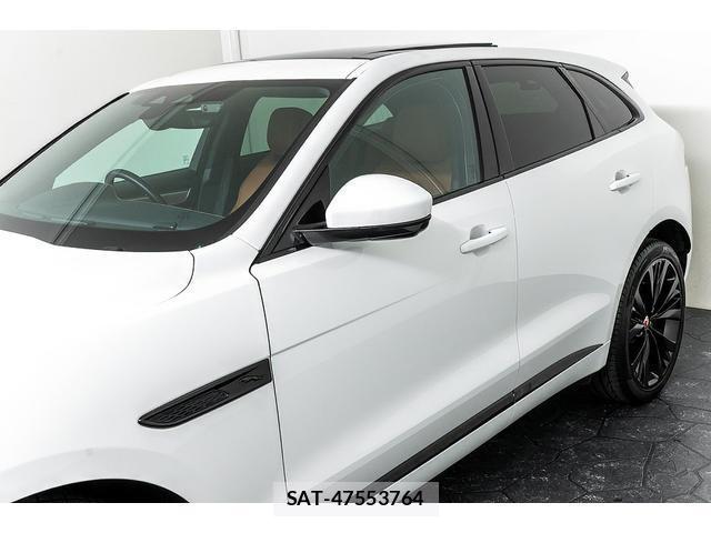 Jaguar F-PACE 2022-06 8221749-7