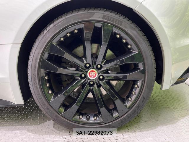 Jaguar F-TYPE 2020-01 8219456-3
