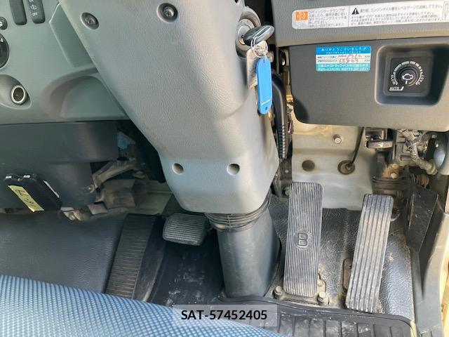 MITSUBISHI FUSO Fighter 2011 8217173-6