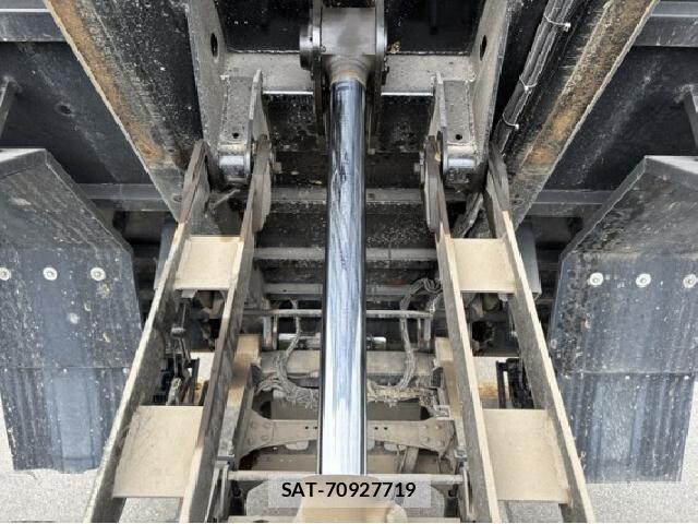 MITSUBISHI FUSO Fighter 2023 8221782-17