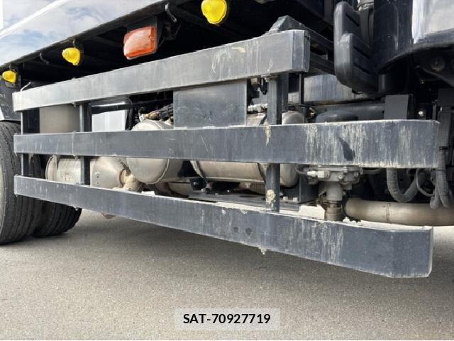 MITSUBISHI FUSO Fighter 2023 8221782-18
