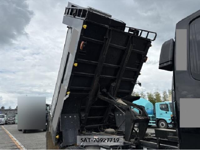 MITSUBISHI FUSO Fighter 2023 8221782-2