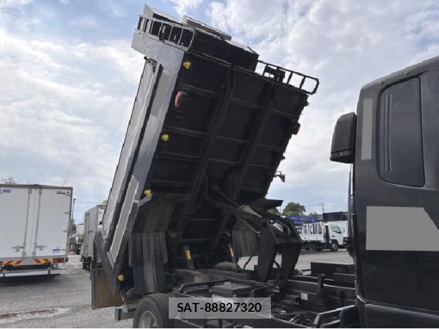 MITSUBISHI FUSO Fighter 2023 8221783-17