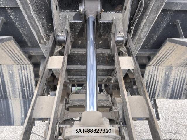 MITSUBISHI FUSO Fighter 2023 8221783-18