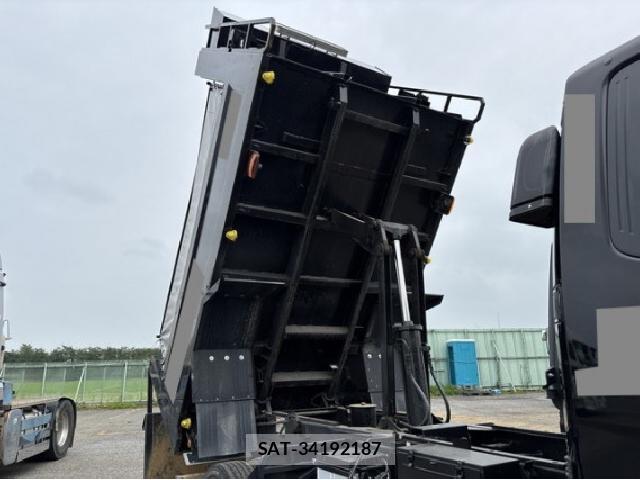 MITSUBISHI FUSO Fighter 2024 8221784-2