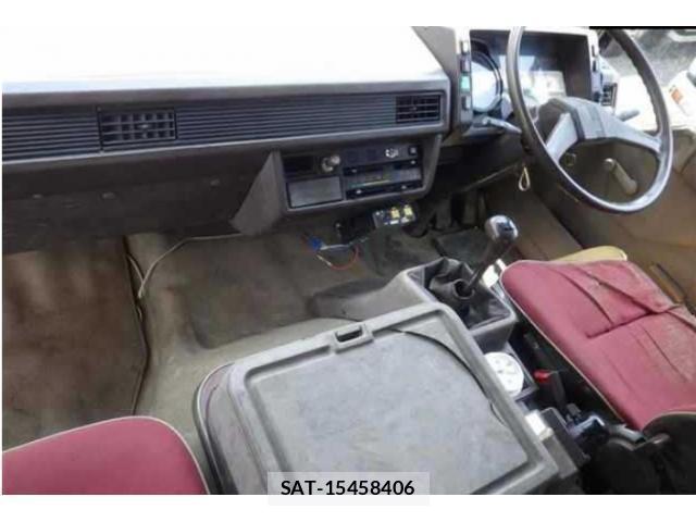MITSUBISHI FUSO Fighter 1990-08 8224985-4