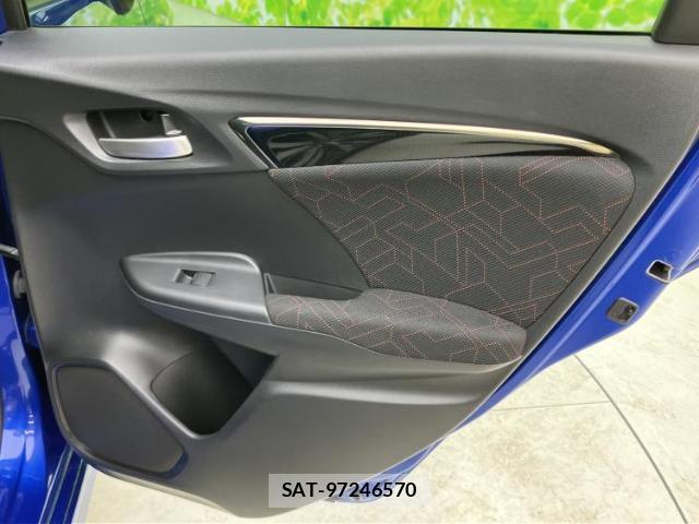 Honda FIT HYBRID 2015-03 8216093-6