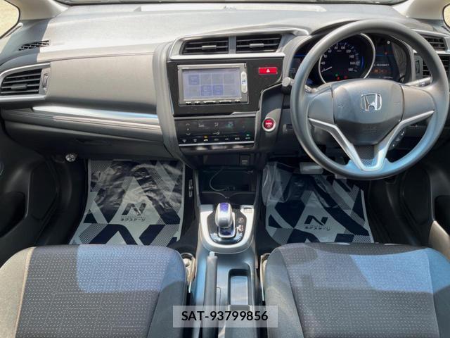 Honda FIT HYBRID 2015-06 8216359-1