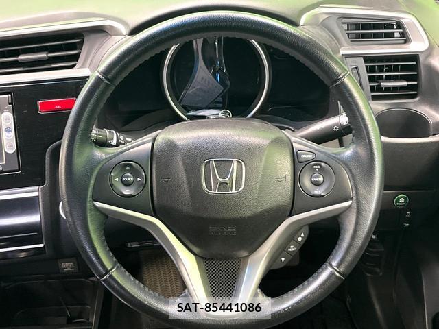 Honda FIT HYBRID 2013-12 8219434-7