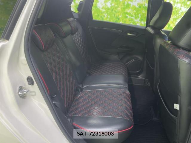 Honda FIT HYBRID 2016-04 8221558-4