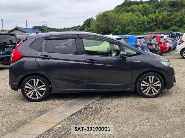 Honda FIT HYBRID 2015-10 8221886-13