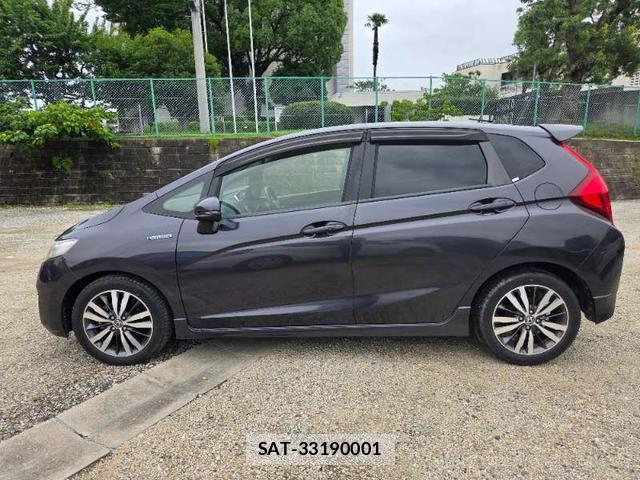 Honda FIT HYBRID 2015-10 8221886-2