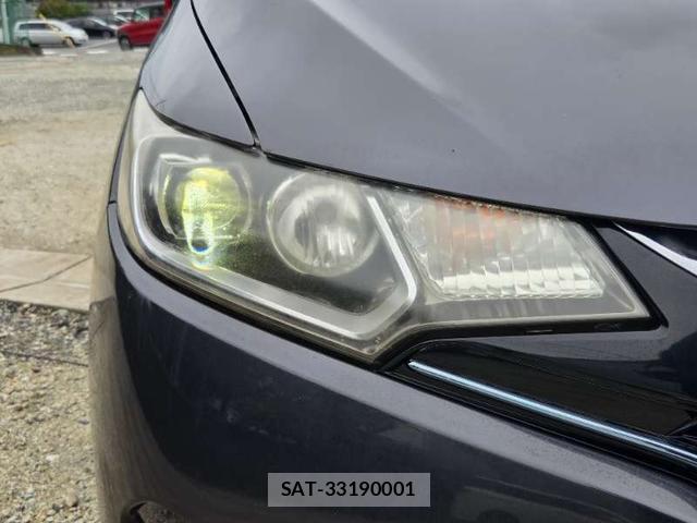 Honda FIT HYBRID 2015-10 8221886-7