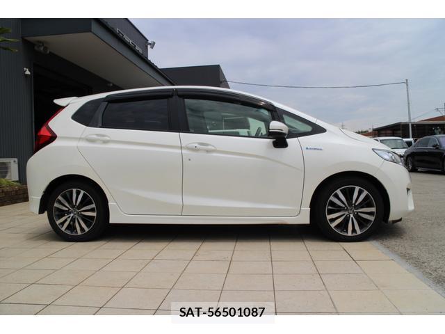 Honda FIT HYBRID 2014-07 8222332-3