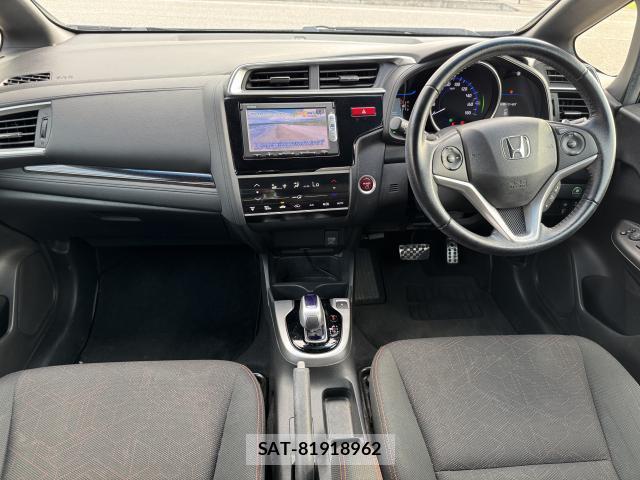Honda FIT HYBRID 2015-10 8222455-11