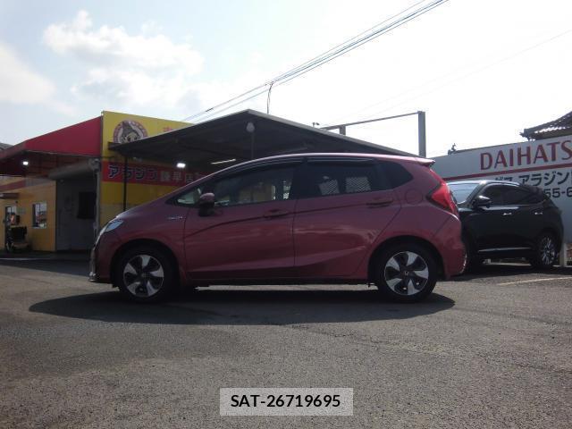 Honda FIT HYBRID 2017-10 8222464-10