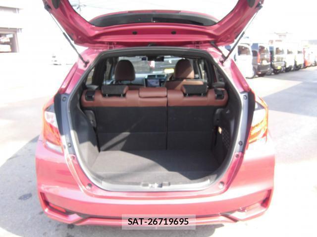 Honda FIT HYBRID 2017-10 8222464-16