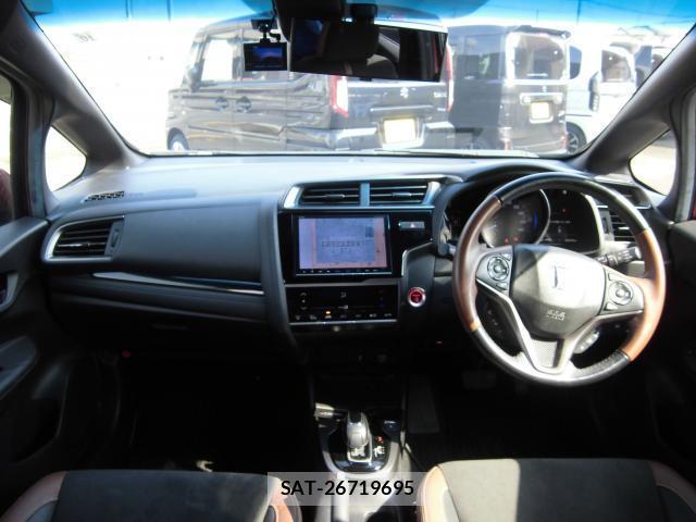 Honda FIT HYBRID 2017-10 8222464-2