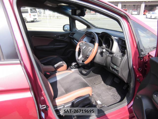 Honda FIT HYBRID 2017-10 8222464-5
