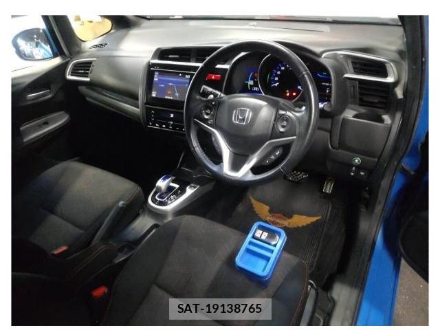 Honda FIT HYBRID 2013-11 8223035-0