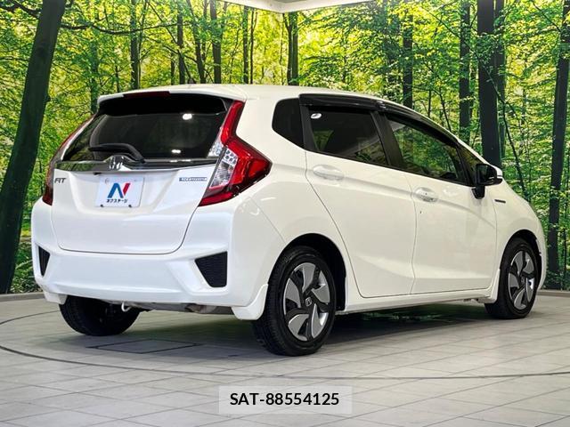 Honda FIT HYBRID 2014-12 8223518-16