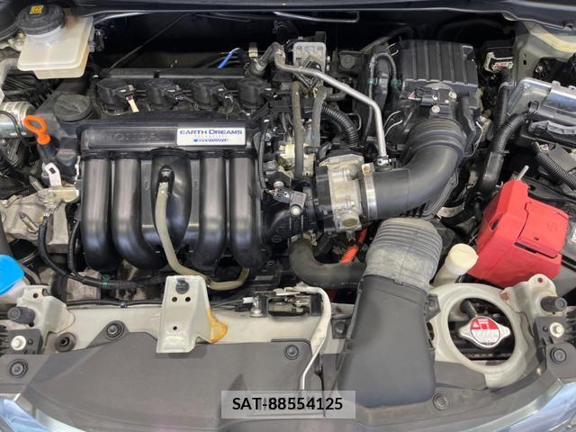 Honda FIT HYBRID 2014-12 8223518-17