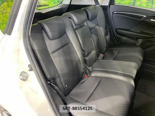 Honda FIT HYBRID 2014-12 8223518-8