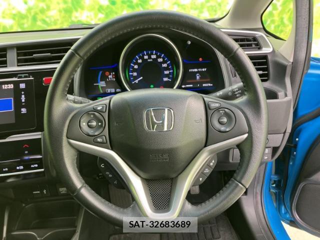 Honda FIT HYBRID 2014-03 8225056-13