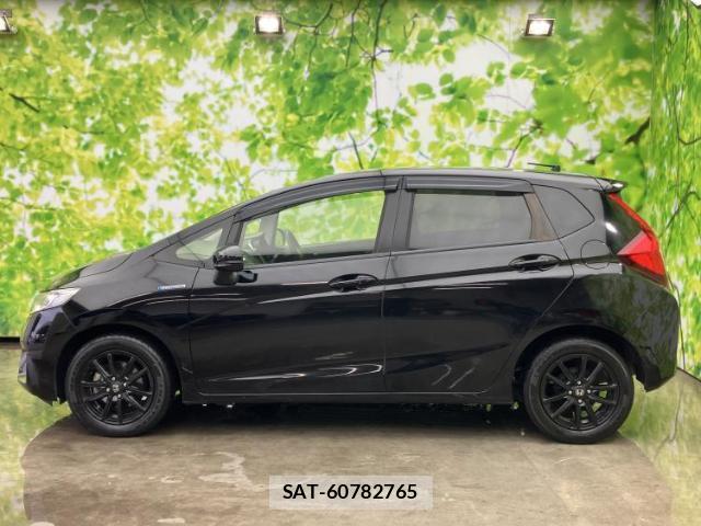Honda FIT HYBRID 2017-09 8225224-1