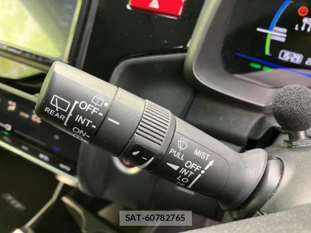 Honda FIT HYBRID 2017-09 8225224-15