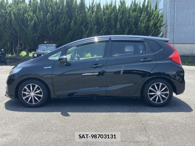 Honda FIT HYBRID 2019-04 8225246-1