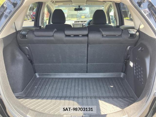 Honda FIT HYBRID 2019-04 8225246-7