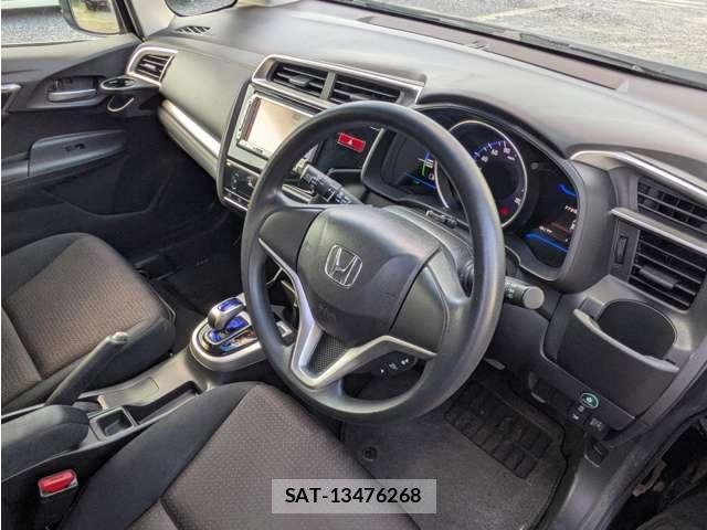 Honda FIT 2015-04 8217218-7