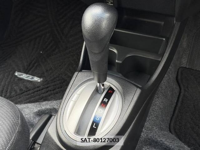 Honda FIT 2012-02 8218513-17