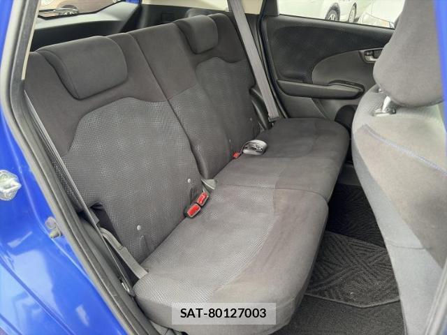 Honda FIT 2012-02 8218513-4
