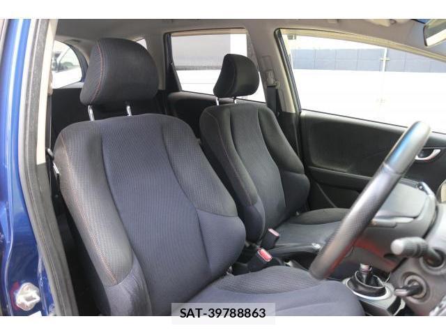 Honda FIT 2012-04 8218771-11