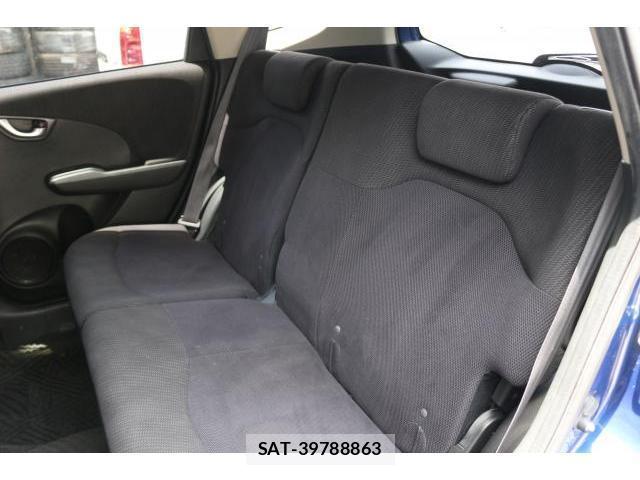 Honda FIT 2012-04 8218771-13